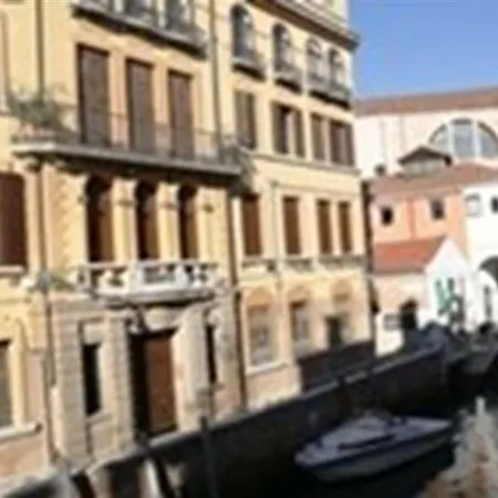 Bed & - Casa Per Ferie La Pieta Bed and breakfast