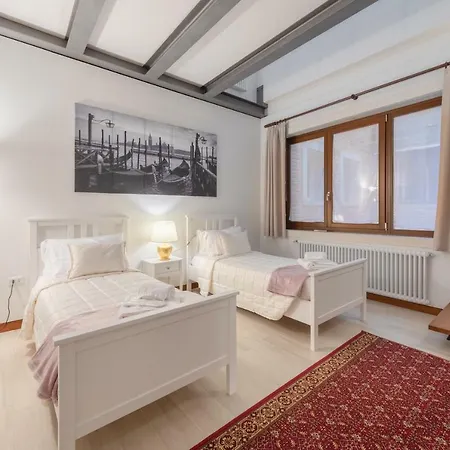 Ca' Del Pozzo Loft Apartament
