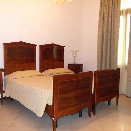 Hotel Isola Di San Servolo - Centro 3*