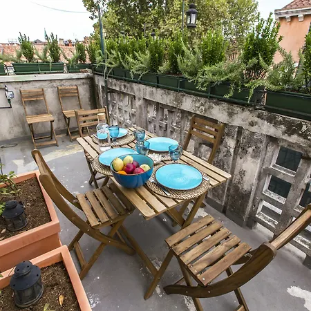 Greci Design Terrace Daire