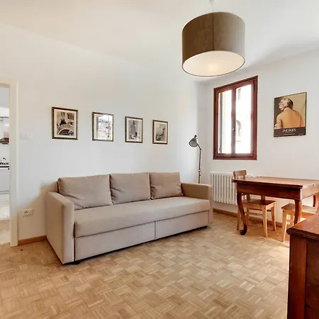 Santo Stefano Accademia Lejlighed