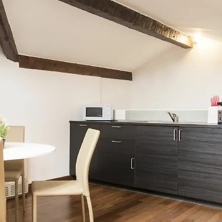 Santa Croce Apartment *