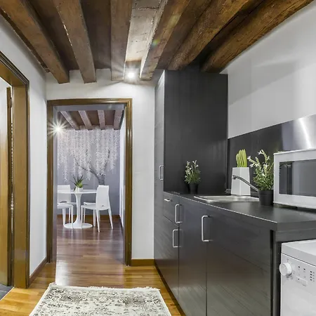 Santa Croce Apartment