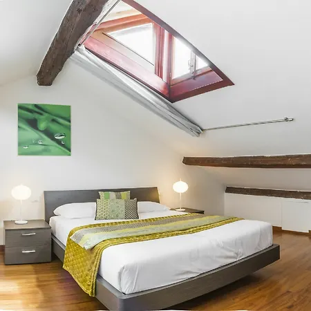 Santa Croce Apartment *