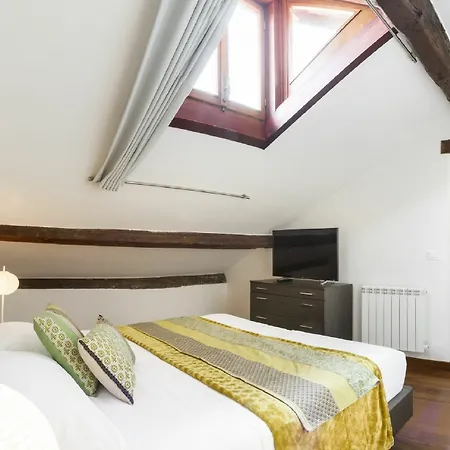 Santa Croce Apartment *