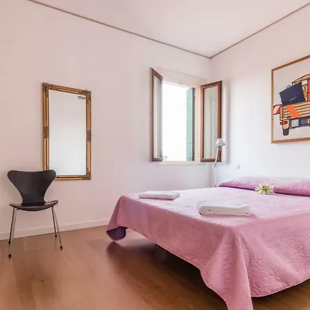 Carmini Canal View & Lift By Lionhost Appartement