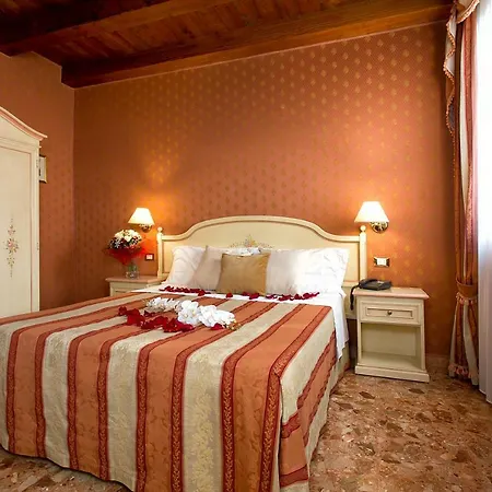Conterie Hotel 3*