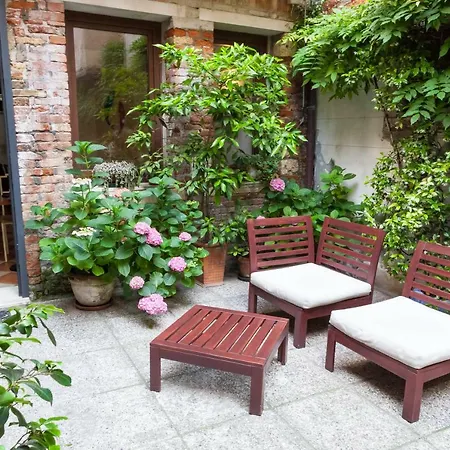 Bed & Breakfast Fujiyama *