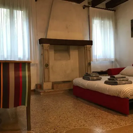 Palazzo Grassi And Accademia Bridge Superb House Apartment Venice