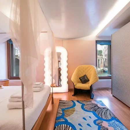 Holiday home Casa Flavia Ai Morosini - Luxury With Canal View *