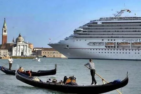 Key Location Near Palazzo Grassi Holiday home *