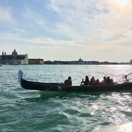 Biennale Family Apartment In Venice