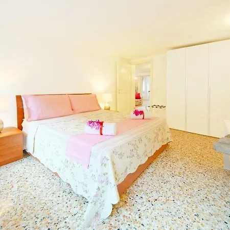 Sant'aponal Rialto Apartment