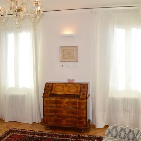 Casa Margherita Accademia Apartment *