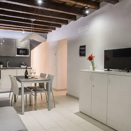 Venetian Mood Private Apartment *