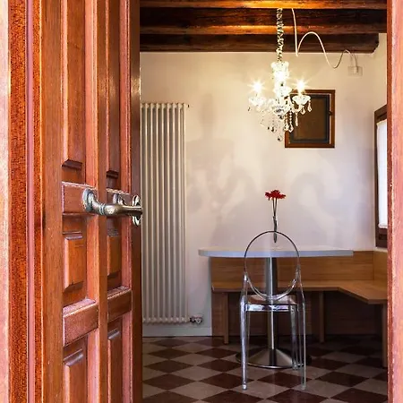 Apartment Antico Caminetto Biennale