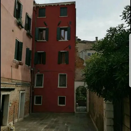 Homesweethome Apartmán *