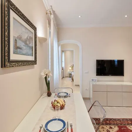 Apartment Romance In Rialto - Your House To Together *