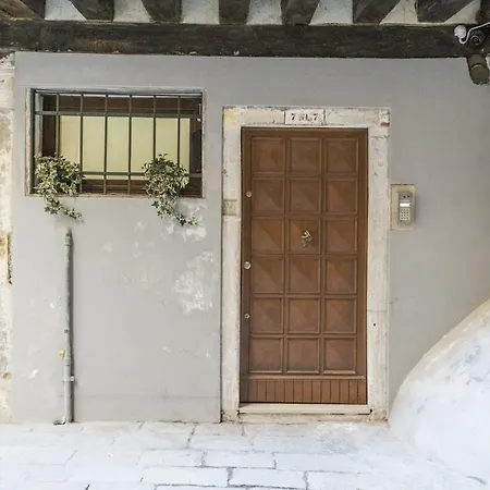 Bed & Breakfast Rialto 707 2*