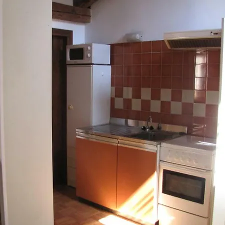 Delicious Near St. Square Apartment *