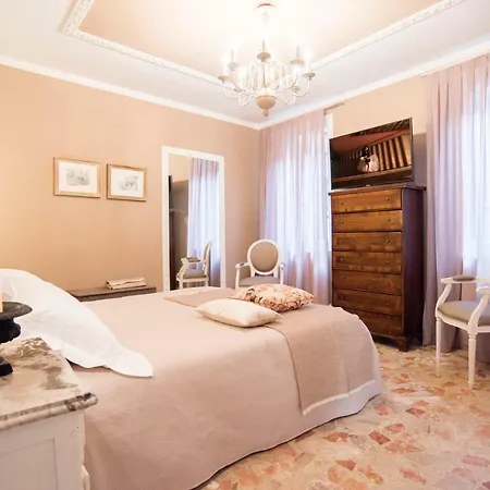 Ca' Drì Apartment *