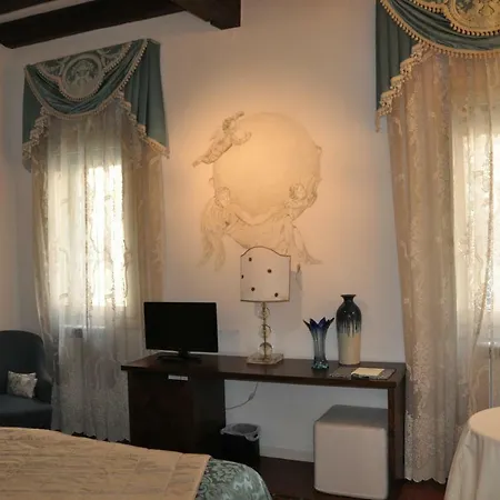 Henry's Heaven * Venecia