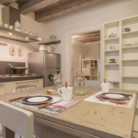 Apartment San Polo 2140 In The Heart Of