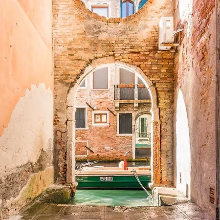 Apartment San Polo 2140 In The Heart Of