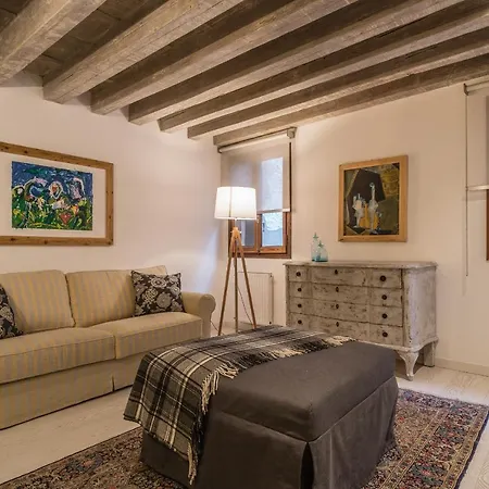 Apartment San Polo 2140 In The Heart Of