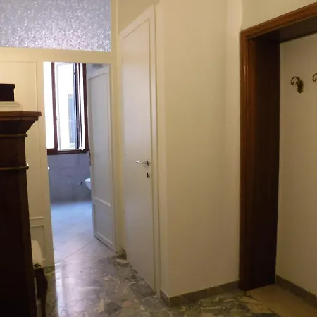 Calle San Giacomo Venice