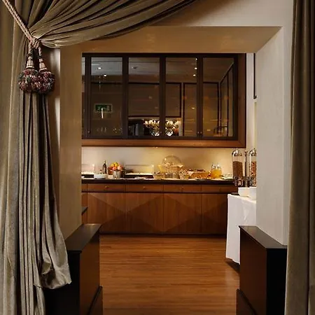 Aqua Palace Hotel 4*