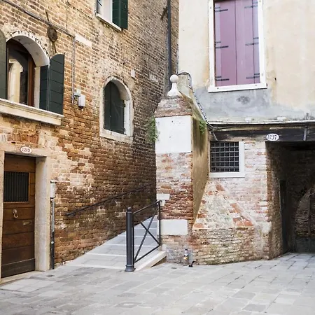 Apartment Rialto Corte Dei Sansoni Canal View By Wonderful Italy *
