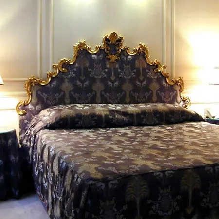 Bauer Il Palazzo Szálloda 5*