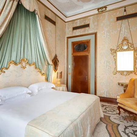 Bauer Il Palazzo Szálloda