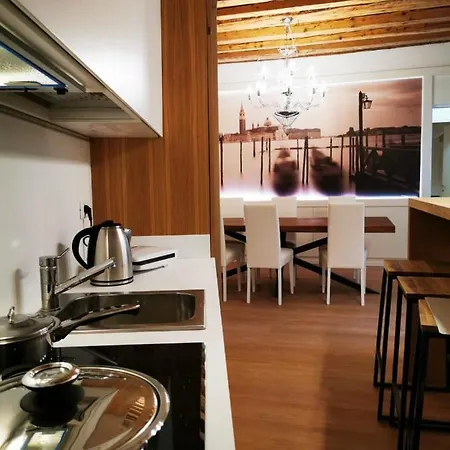 Deluxe 3 Bedrooom Flat In Rialto