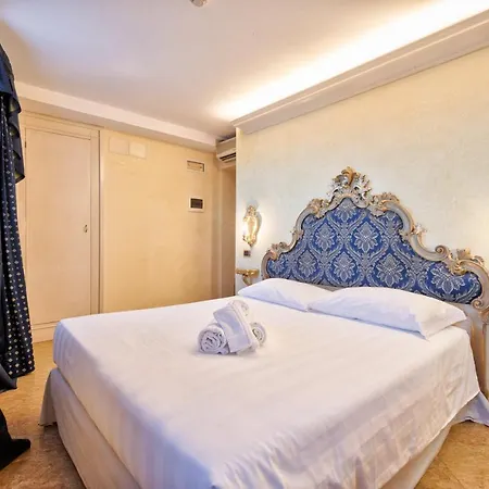 Hotel Vecellio On The Lagoon Venice