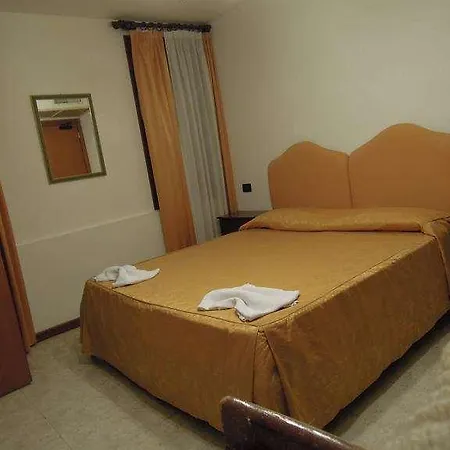 Hotel Iris