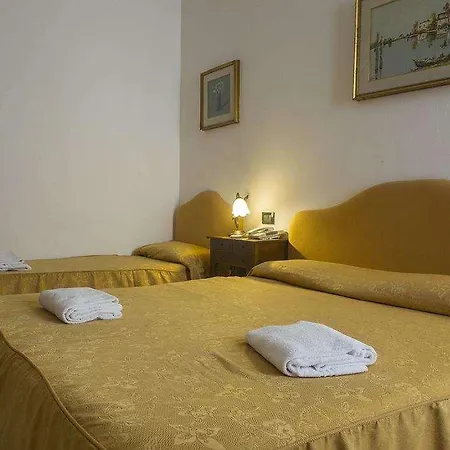 Hotel Iris 2*