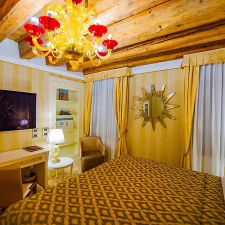 Egò Boutique The Silk Road