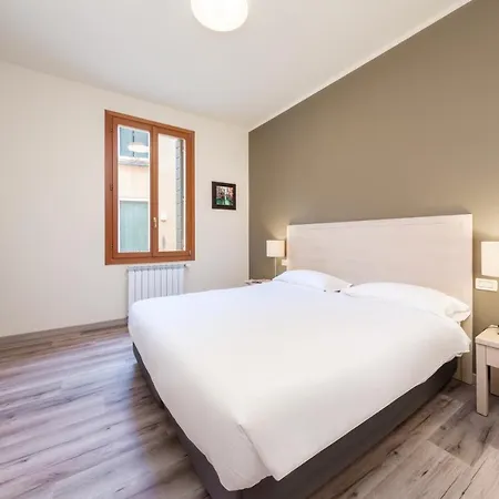 Casanova Ai Tolentini 2* Venedig