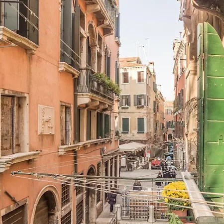 San Polo Canal View By Wonderful Italy * Βενετία