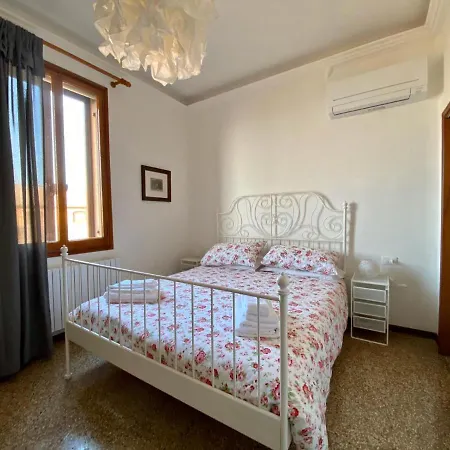 Apartment Calle San Giacomo Venice