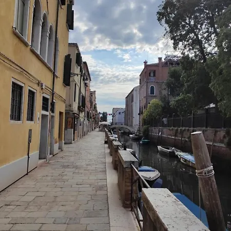 Oda ve Kahvaltı Laguna724 *