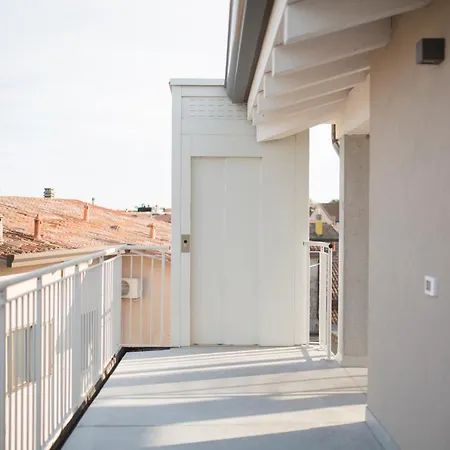 Bella Onda Pensjonat Tessera
