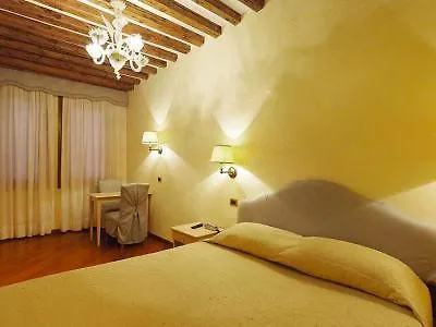 Residenza Favaro מלון *