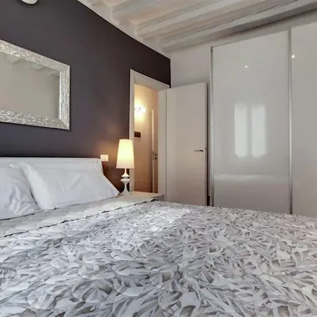 Elegance Apartment *