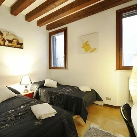 San Moise Apartment *