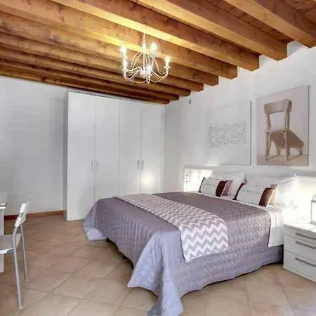 Venetian Style 4 Apartment