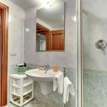 Apartment Venetian Style 4