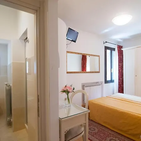 Ai Tolentini Hotel *